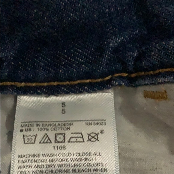 Girls - old navy shorts - size 5 - Picture 3 of 3